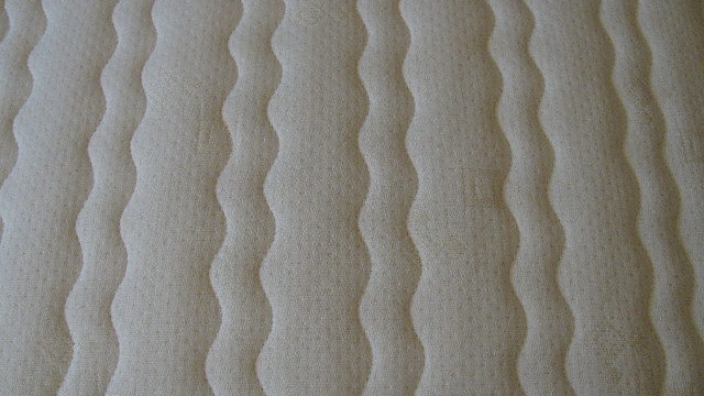 Sears-O-Pedic King Size Visco Foam Topper Made in Canada in Health & Special Needs in Saint John - Image 3