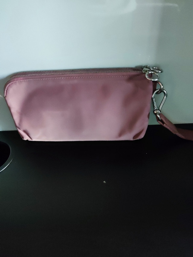 Lululemon Now and Always Pink Pouch in Women's - Bags & Wallets in Red Deer - Image 3