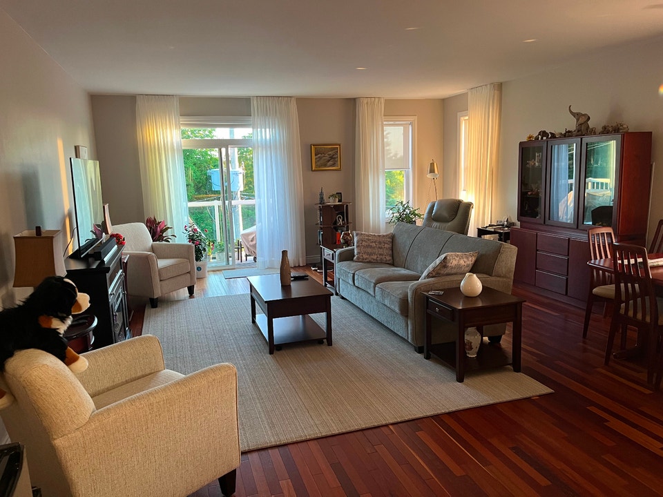 Beautiful 2 Bedroom 2 bath Apt Available Gananoque Dec 1 3