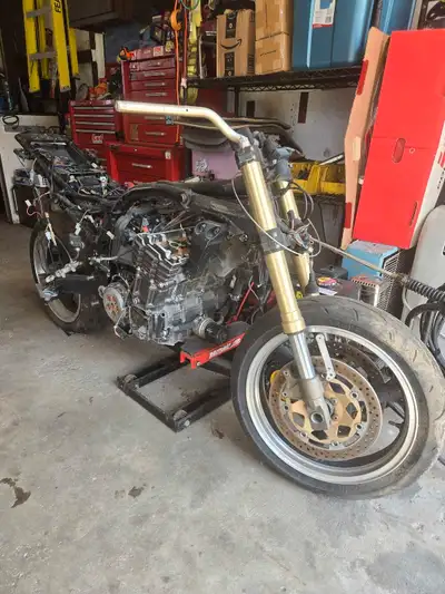 Z1000 parts bike no ownership nice forks wheels rear swing arm suspension ect.