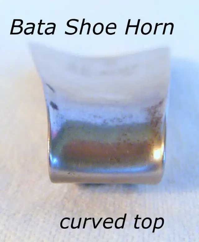 Vintage rare Shoe Horn BATA ‘shoemaker to the world” steel, 9 cm in Arts & Collectibles in City of Toronto - Image 6