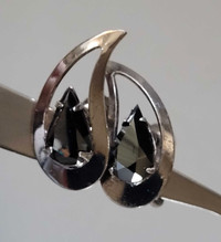 Vintage Titan Sterling Silver/Hematite Screw Back Earrings 