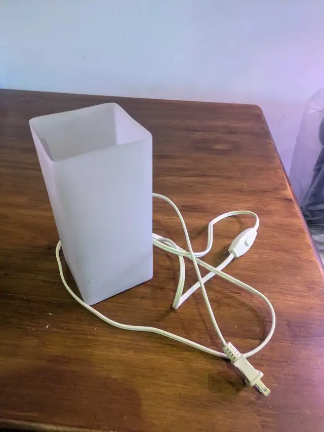 IKEA Lamp in Indoor Lighting & Fans in City of Toronto - Image 2