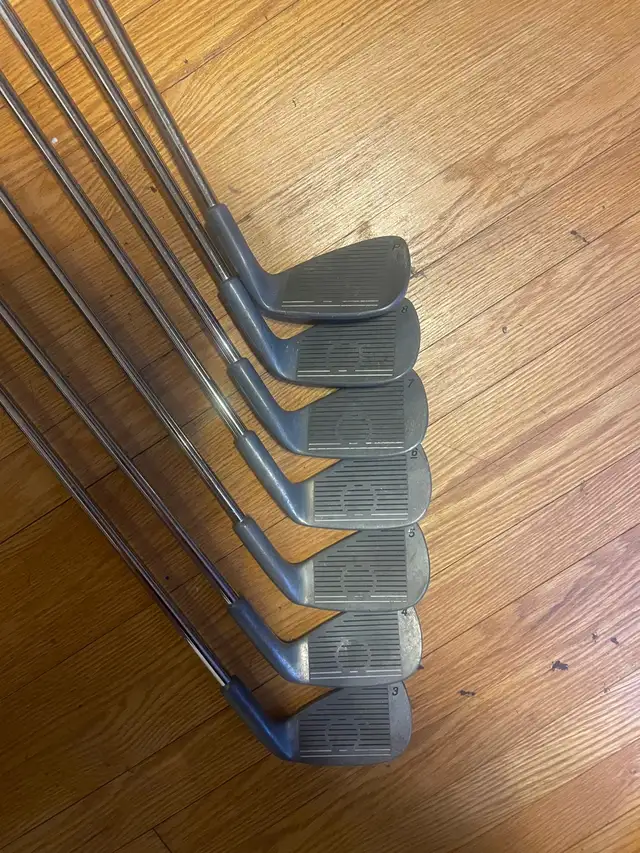 5-8 Iron and Pitching Wedge Golf Set (Left-handed) in Golf in Oakville / Halton Region - Image 4