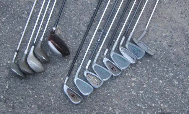 LADIES RH Full 14 Golf Club Set, Nike Ultralight Bag WOMENS in Golf in Sudbury - Image 4