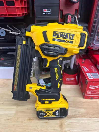 Dewalt 20v Max XR 18 Gauge Brad Nailer w/ 4ah Battery, View more