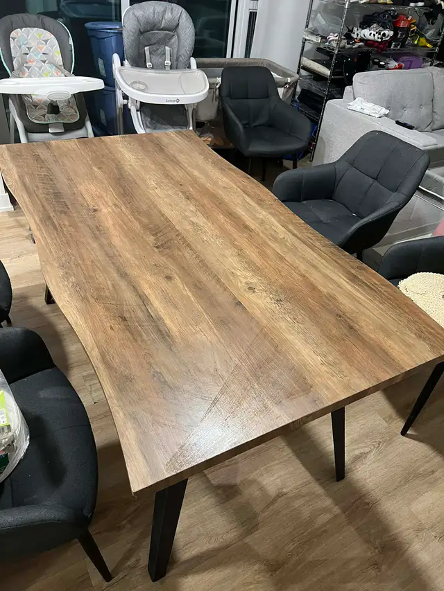 Structube - Jerry Dining Table with 4 FREE chairs in Dining Tables & Sets in Mississauga / Peel Region - Image 2