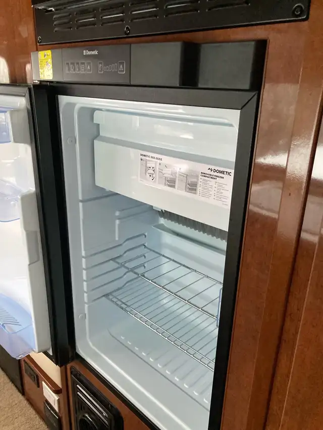  Mercedes pleasureway Fl in RVs & Motorhomes in Owen Sound - Image 7