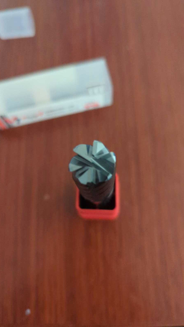 Brand new 5/8" solid carbide end mill in Other in Markham / York Region - Image 4