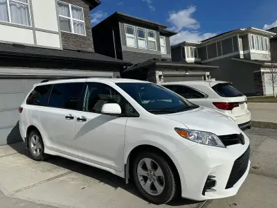  Toyota Sienna L7-Passenger