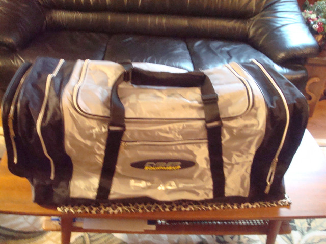 LARGE  HEAD TRAVEL LUGGAGE in Fishing, Camping & Outdoors in St. Catharines