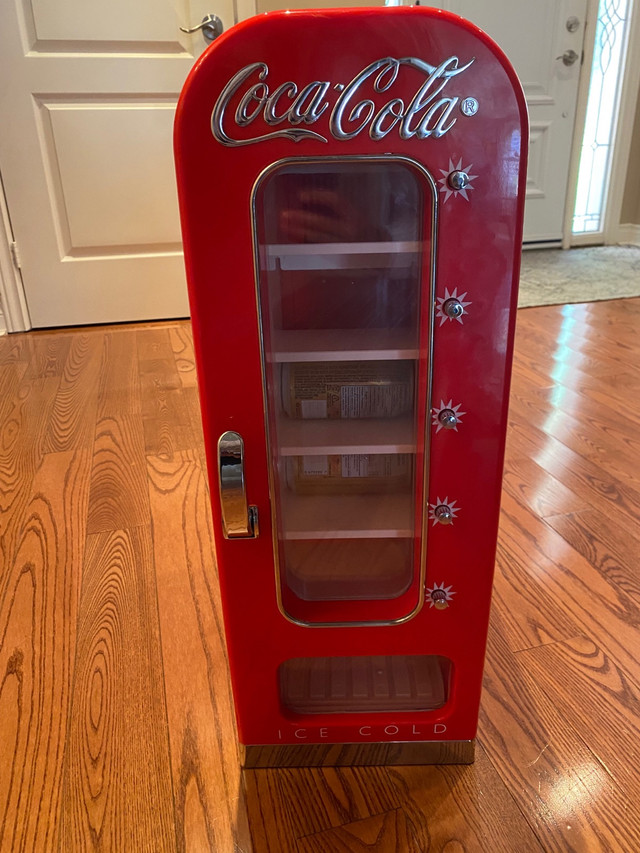 Koolatron CVF18 Coca Cola Retro 10 Can Vending Fridge in Refrigerators in City of Toronto