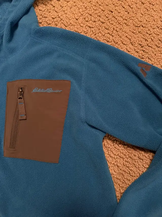 Eddie Bauer Boys’ Fleece Jacket in Kids & Youth in Edmonton - Image 3