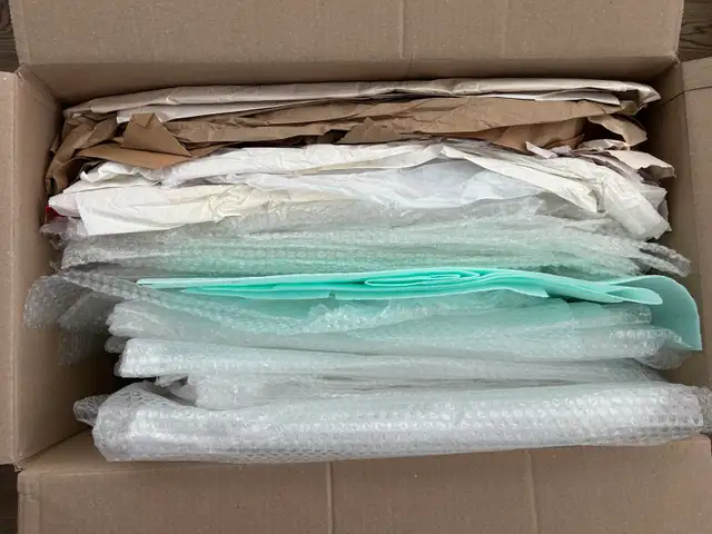 Moving boxes (wardrobe; mirror; various sizes and file boxes) in Other in Victoria - Image 5