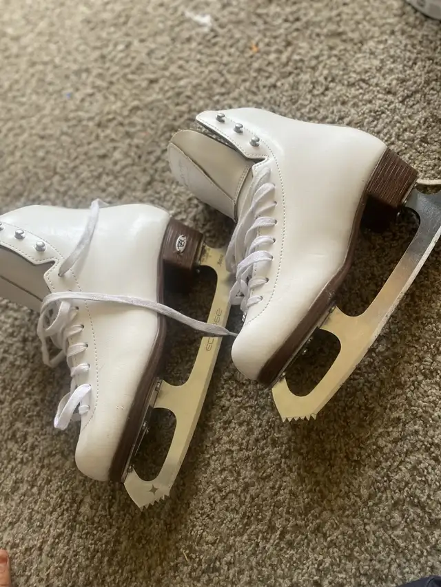 Ice Skates cheap in Skates & Blades in Mississauga / Peel Region - Image 3