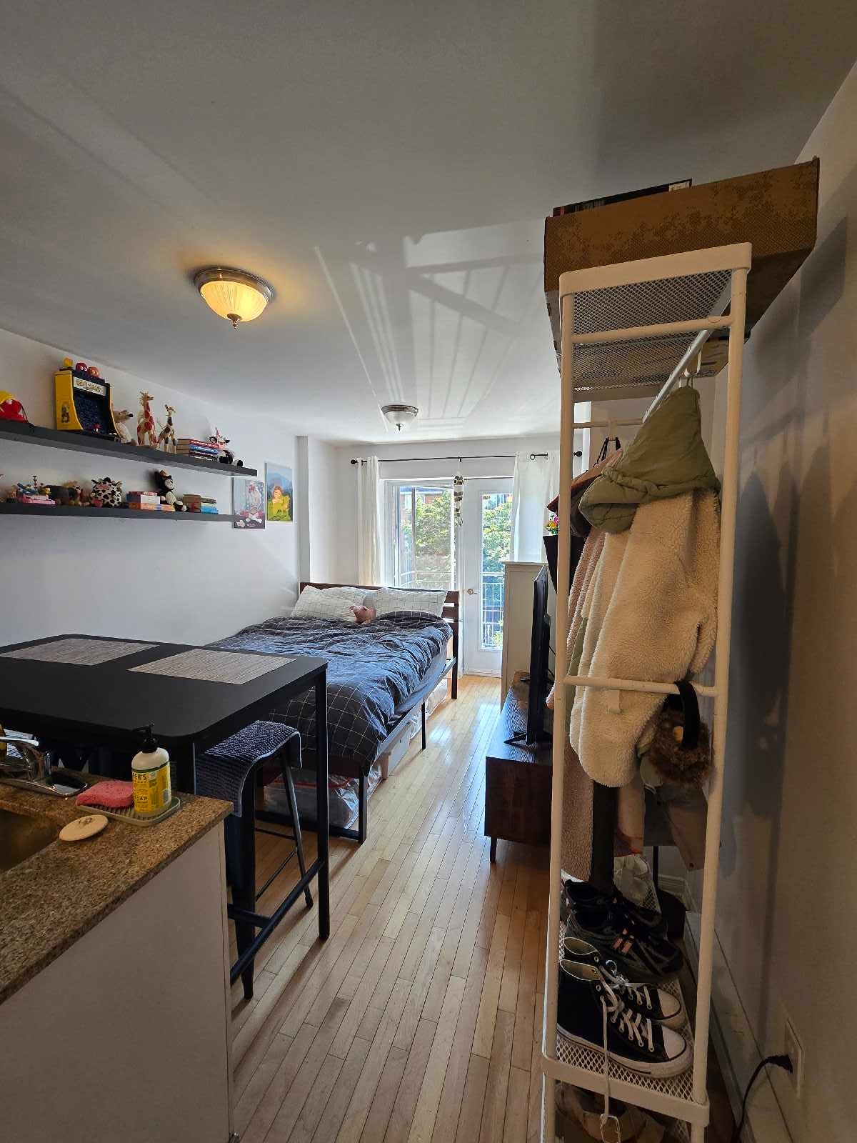 URGENT 1½ À LOUER / LEASE TRANSFER – 1 100 $/mois – H2K 3V4 — photo 1
