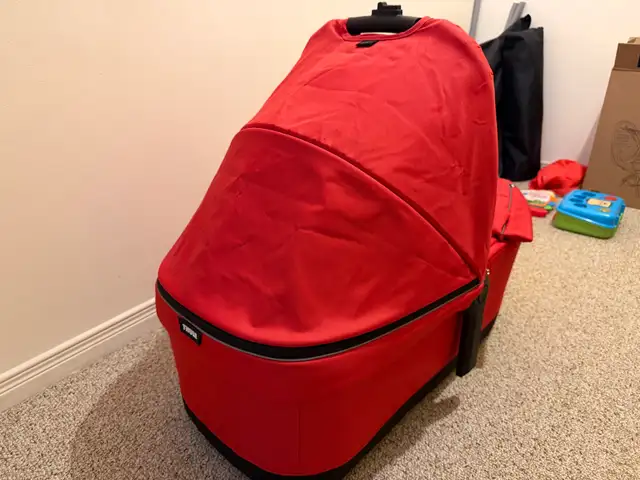 Thule Bassinet in Strollers, Carriers & Car Seats in Ottawa - Image 5