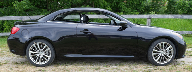 Infiniti G37S Convertible in Cars & Trucks in Belleville - Image 2
