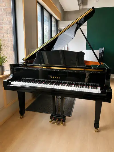 TWO free tunings FREE GTA delivery TEN year warranty Matching bench This pre-loved 1980 Yamaha C5 gr...