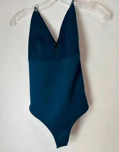 Check all listings for more women’s clothing purses jewelry and shoes