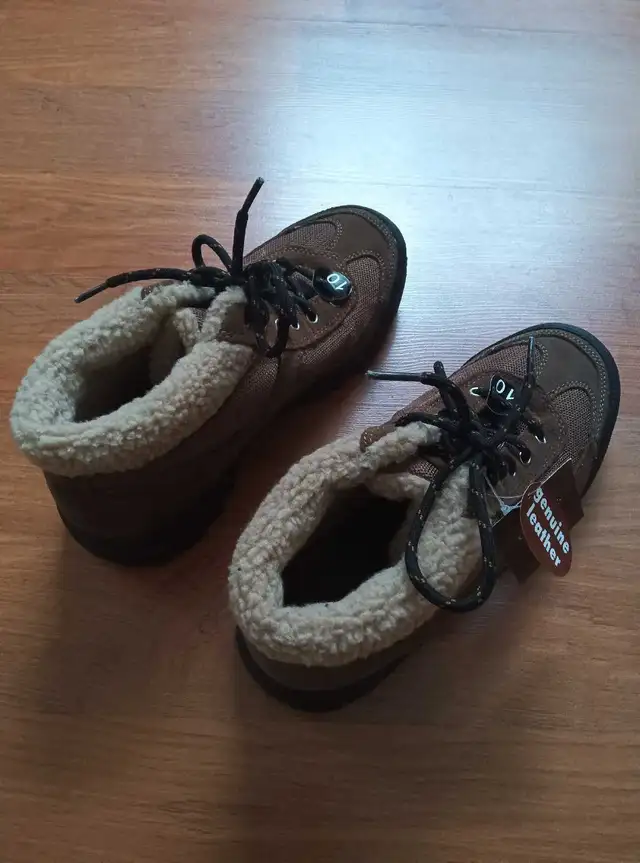 WindRiver Leather Boots Size 10 in Men's Shoes in Markham / York Region - Image 3