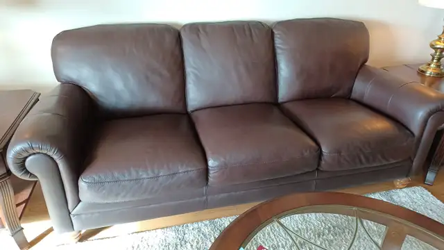 Natuzzi  Editions top grain leather sofa and chair. in Couches & Futons in Kingston - Image 2