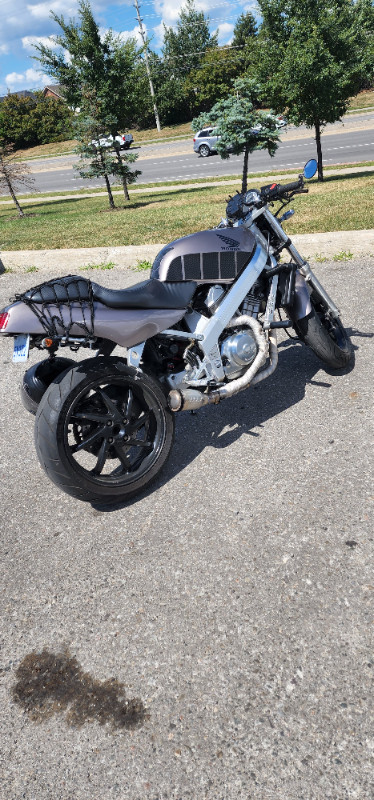 1988 Honda NT650 Hawk GT in Sport Bikes in Mississauga / Peel Region - Image 3