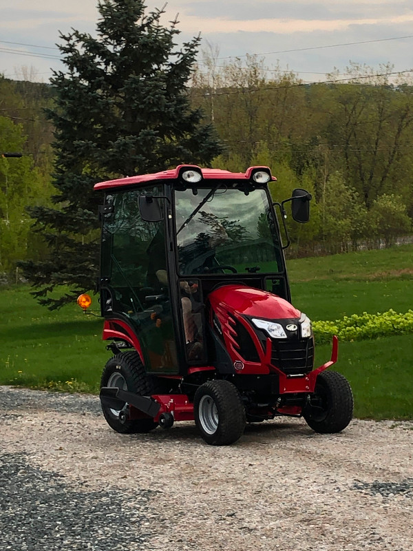 Tracteur Mahindra neuf dans Équipement agricole  à Sherbrooke