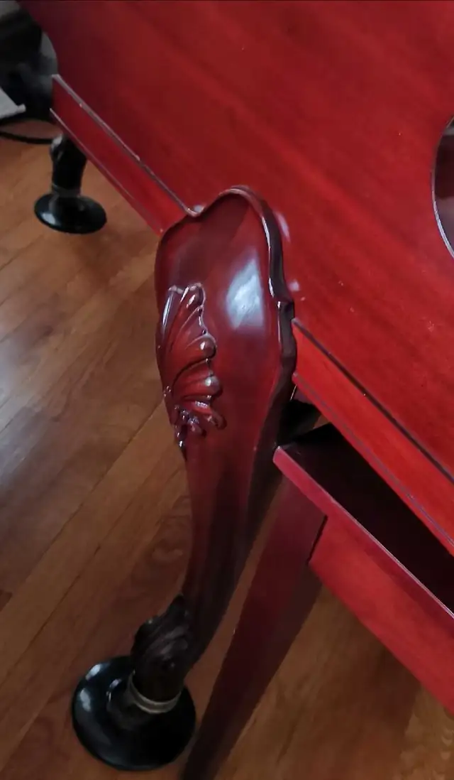 Antique 1913 Bradbury Baby Grand Piano - Carved Legs & Bench in Pianos & Keyboards in City of Toronto - Image 4