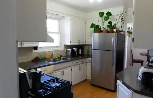 Furnished private rooms available for a group of students or an individual student. Utilities and wi...
