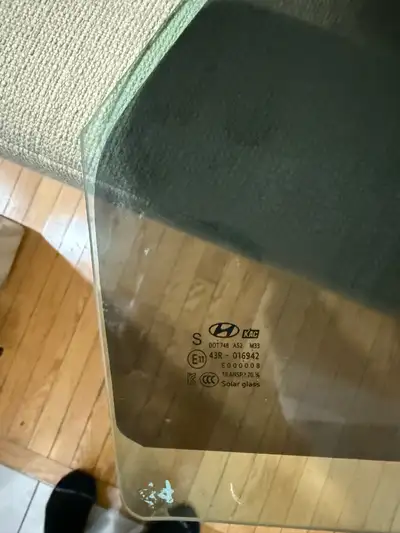 OEM Hyundai part in excellent condition – no cracks, no chips, clean, ready to install.