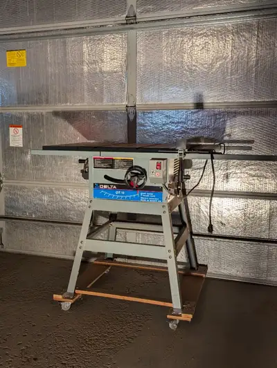 Model QT-10. 10" blade. Used only about 50 hours. All attachments included. Dimensions: 35" height;...