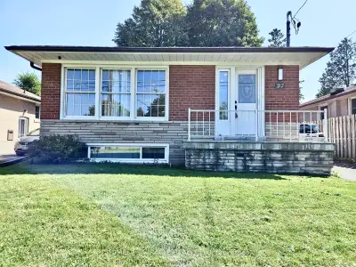 FULLY MODERN HOME IN SCARBOROUGH ! MARKHAM & LAWRENCE