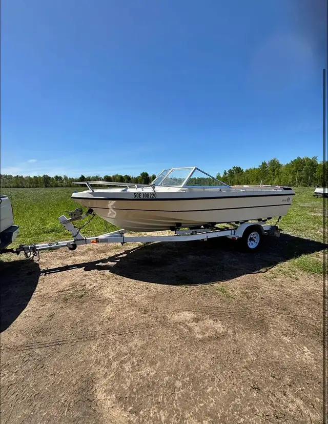 1990 Doral Bowrider 17-19ft in Powerboats & Motorboats in Guelph - Image 5