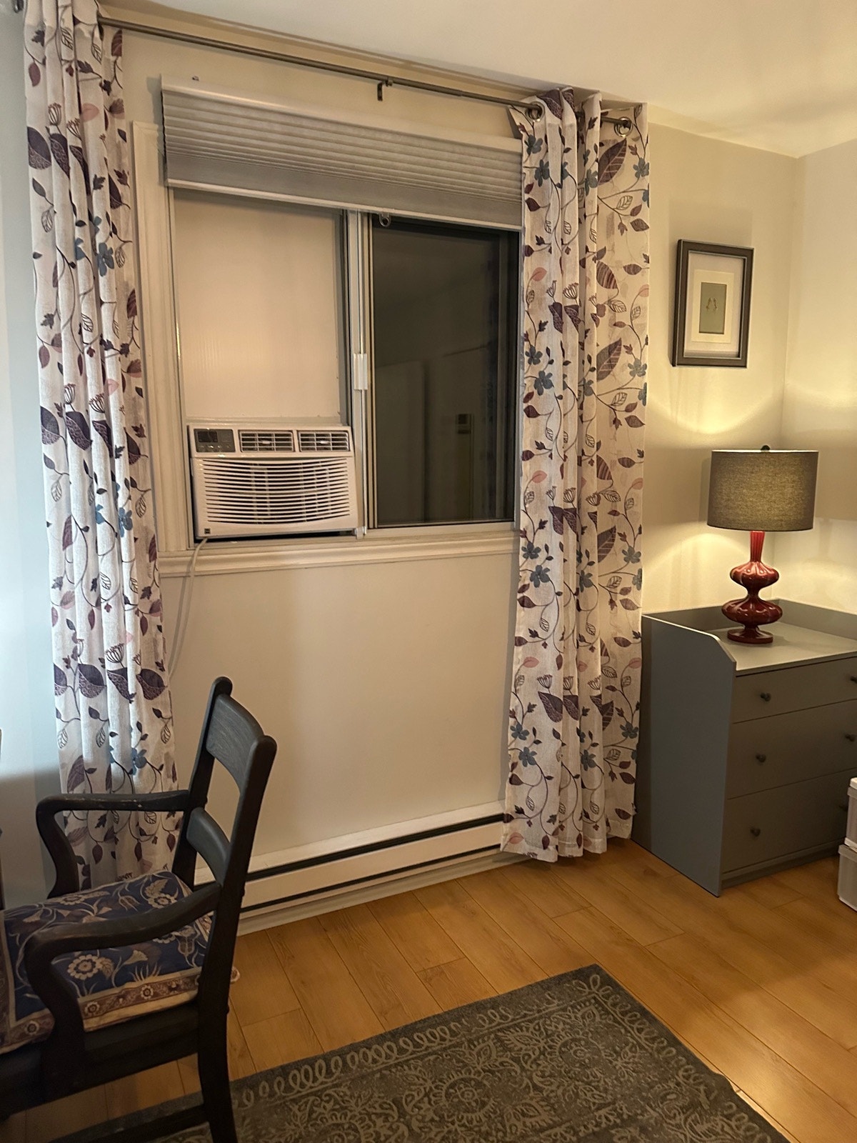 Grande chambre dans 4 1/2 lumineux et spacieux — photo 2