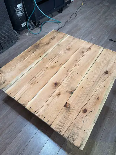 Beautiful reclaimed barn wood coffee table. Custome sizes available to build to your requirements! C...