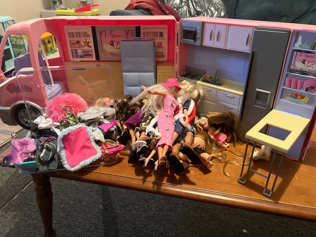 Vr de barbie avec Barbie et accessoires  dans Jouets et jeux  à Laval/Rive Nord