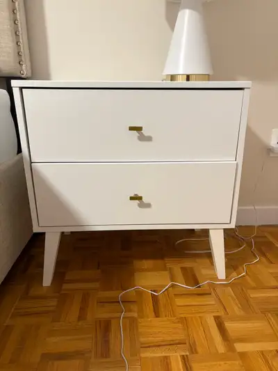 2 nightstands / 2 tables de nuits, View more