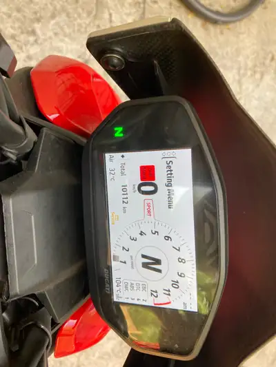 2022 streetfighter v2 Has 10000 k on it Comes with an Evo tech tail tidy that is not installed Will...