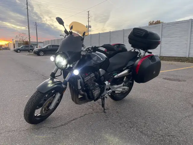 Honda Hornet 919 - CB900F - Fireblade Engine - Road Warrior in Sport Touring in City of Toronto - Image 2