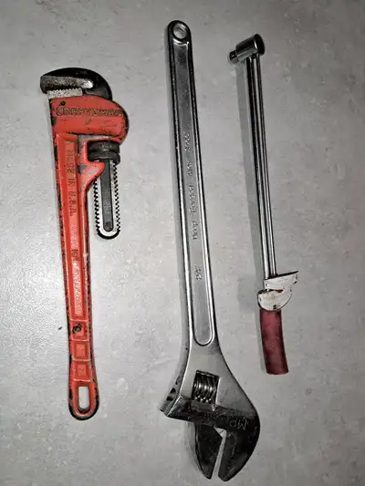 Selling Mechanics Tools. Crescent wrench 24" JET $60 1/2" drive torque Craftsman $25 18" pipe wrench...