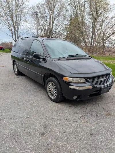 Comes with 3 sets of tires and rims one set is winter tires. Also comes with a Trailer hitch with re...