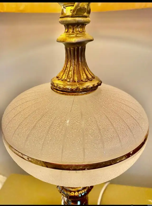 Vintage lamp in Indoor Lighting & Fans in Windsor Region - Image 5