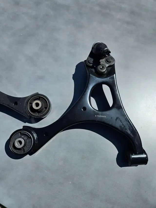 Table de suspension pour Honda civic 2010 in Other Parts & Accessories in Longueuil / South Shore - Image 2