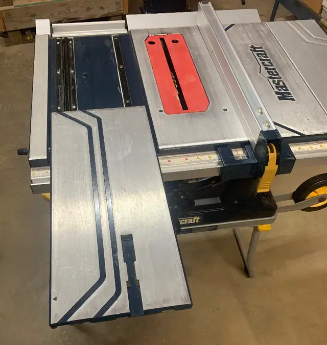 10 inch Mastercraft Table Saw In Excellent Condition in Power Tools in Red Deer - Image 6