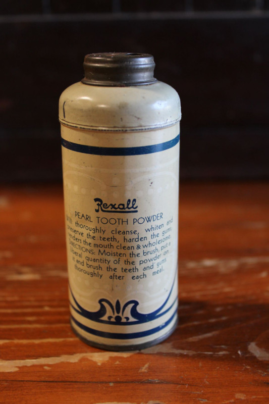 Vintage Rexall Pearl Tooth Powder Tin in Arts & Collectibles in London - Image 3