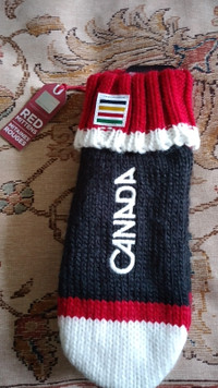 NEW Canada Olympic Mittens