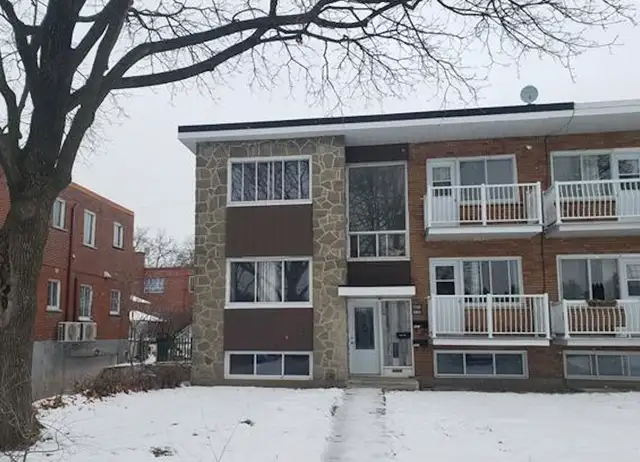 Large 2 bedroom for rent Mccarthy, Saint Laurent, QC H4R 1G3