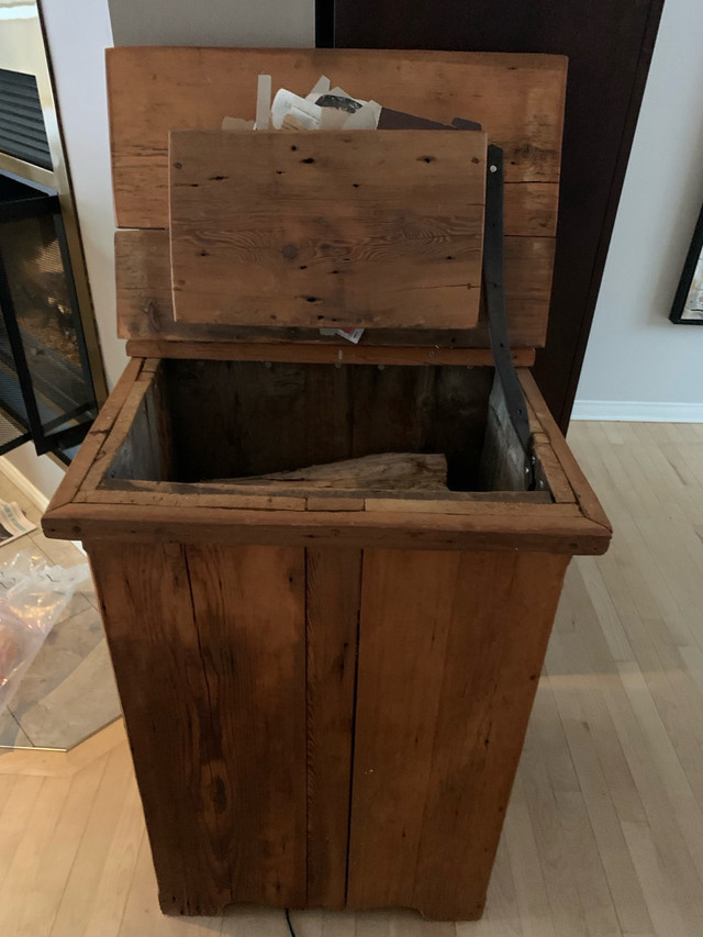 Boîte à bois vintage dans Commodes et armoires  à Ville de Québec - Image 3