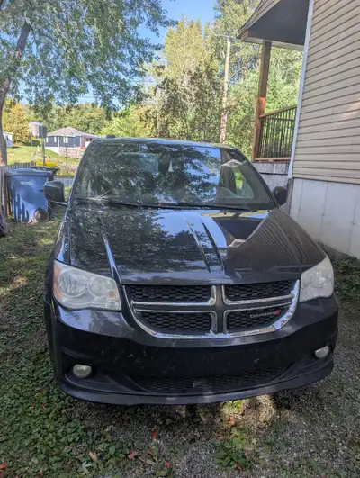 Dodge Caravan 2014 Édition 30e – Transmission récente et plusieurs pièces neuve. Transmission rebâti...